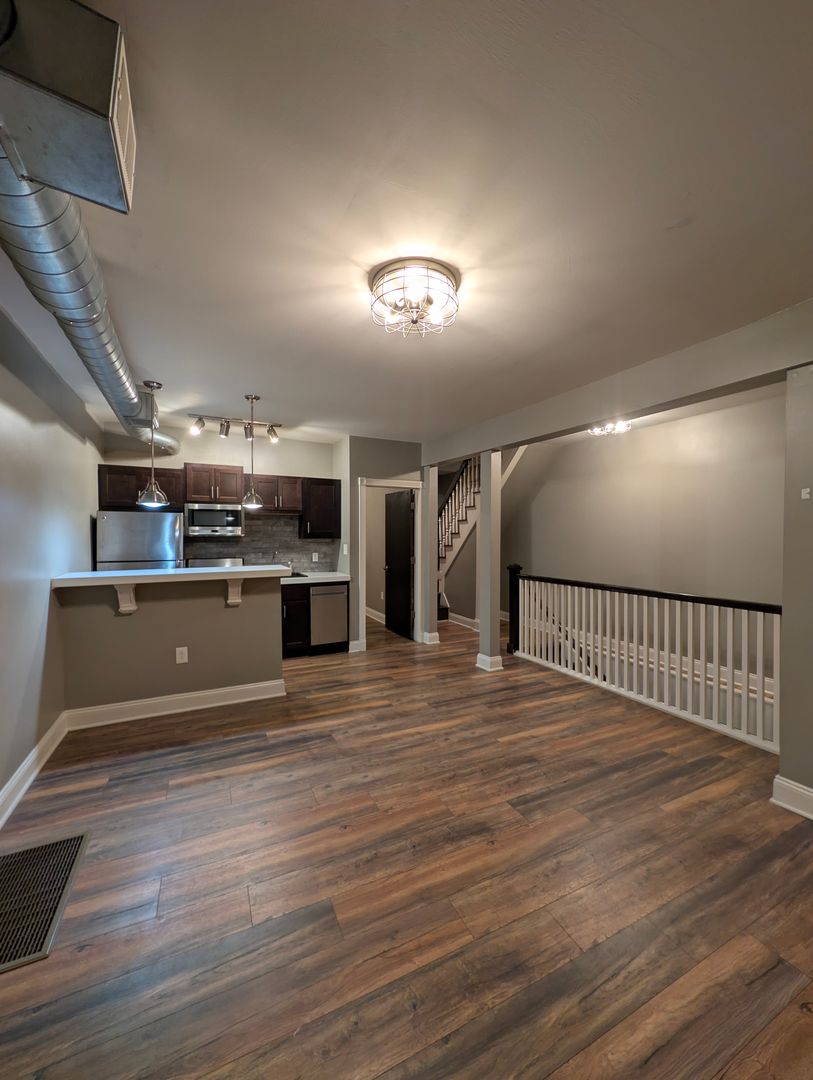 Pittsburgh Apartment: 5737 Kentucky