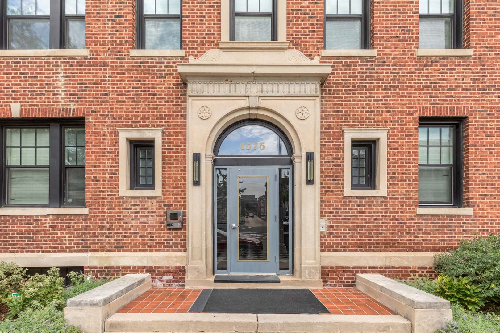Washington Apartment: 1575 Spring Pl NW
