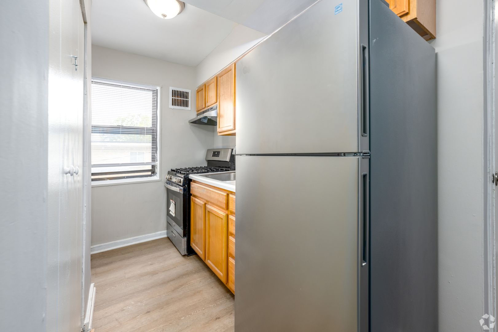 Washington Apartment: 1625-1633 Morris Rd SE