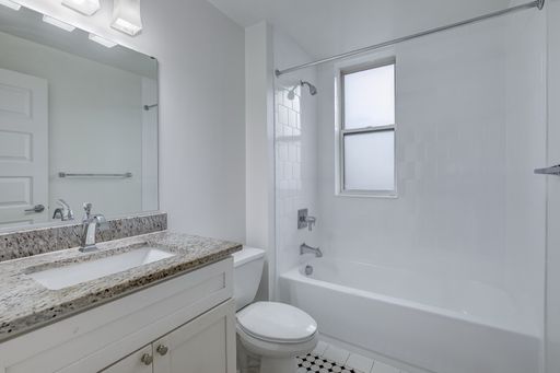 Spacious 2BR/1BA at The Fitzgerald — 16th Street NW – photo 1