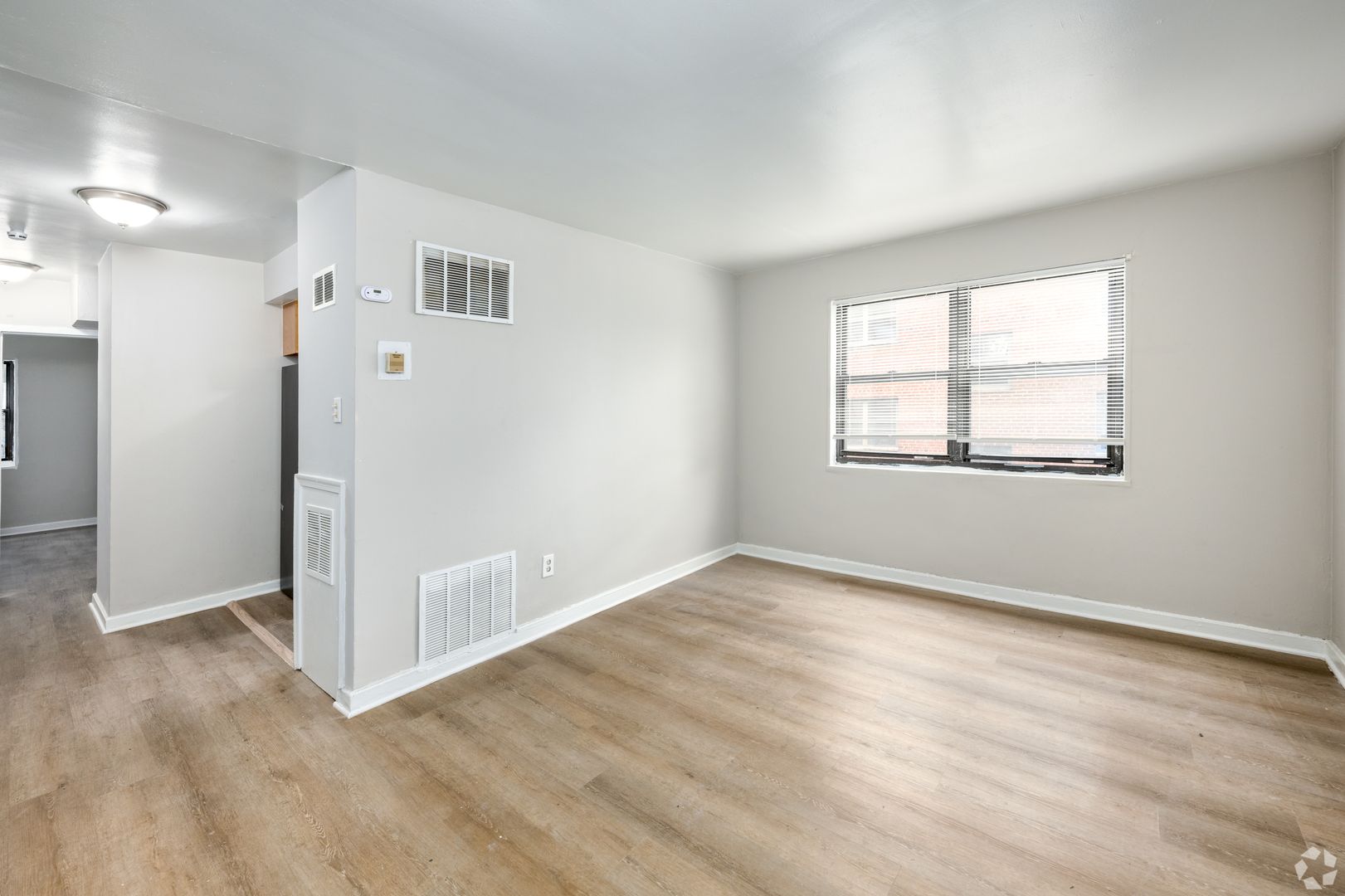 Washington Apartment: 1625-1633 Morris Rd SE