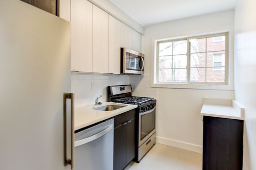 The Pinnacle — Elevated Northwest DC Living — Utilities Included! – photo 1