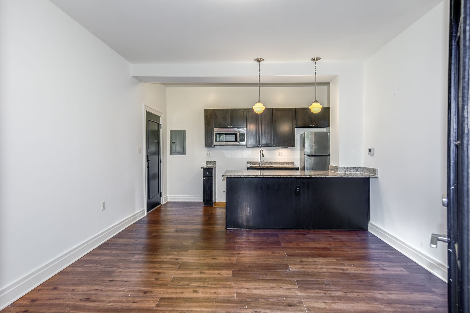Washington Apartment: 3625 16th St NW