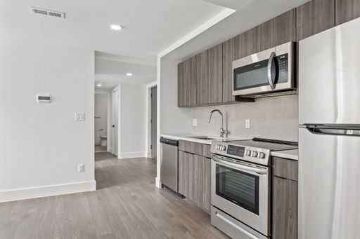Discover Your Next Chapter at The Doreen — Utilities Included! – photo 1
