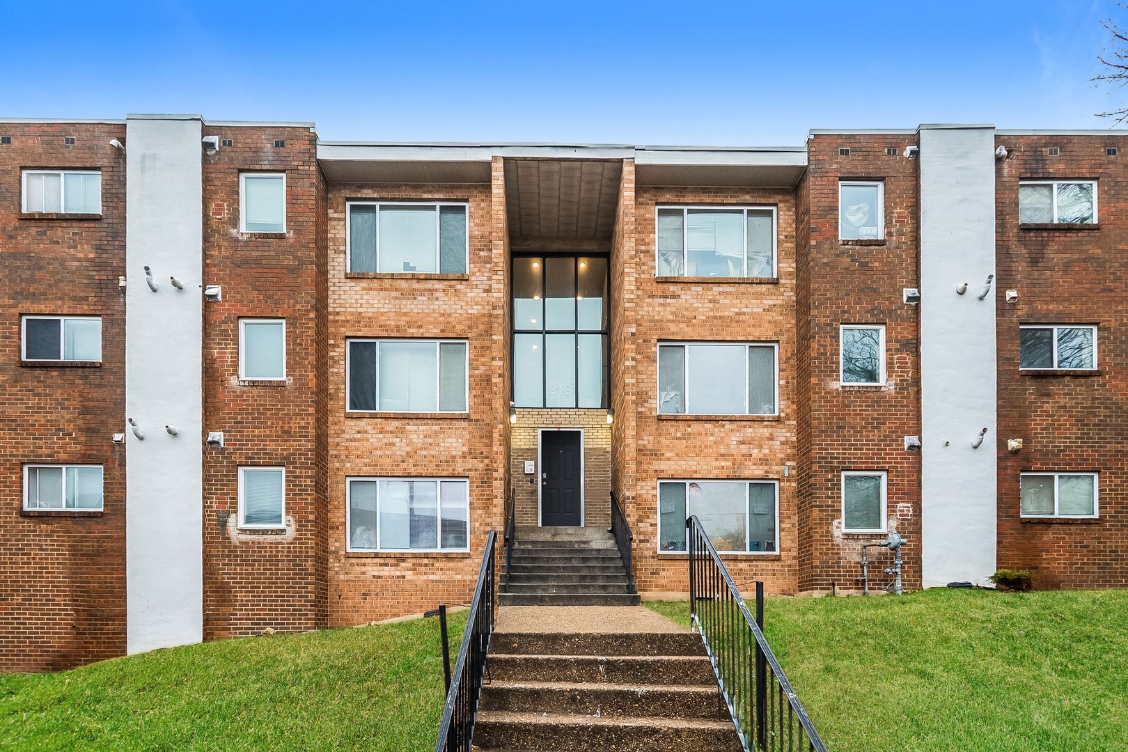 Washington Apartment: 313-15 Anacostia Rd SE
