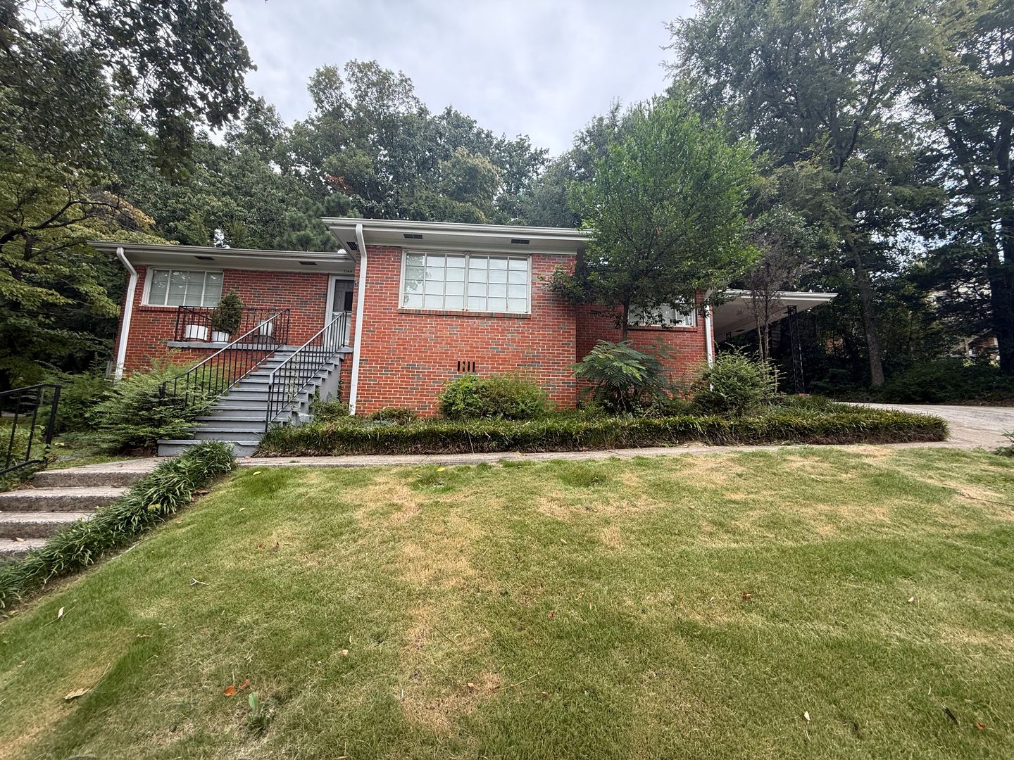 Birmingham House: 1144 Del Ray Dr.