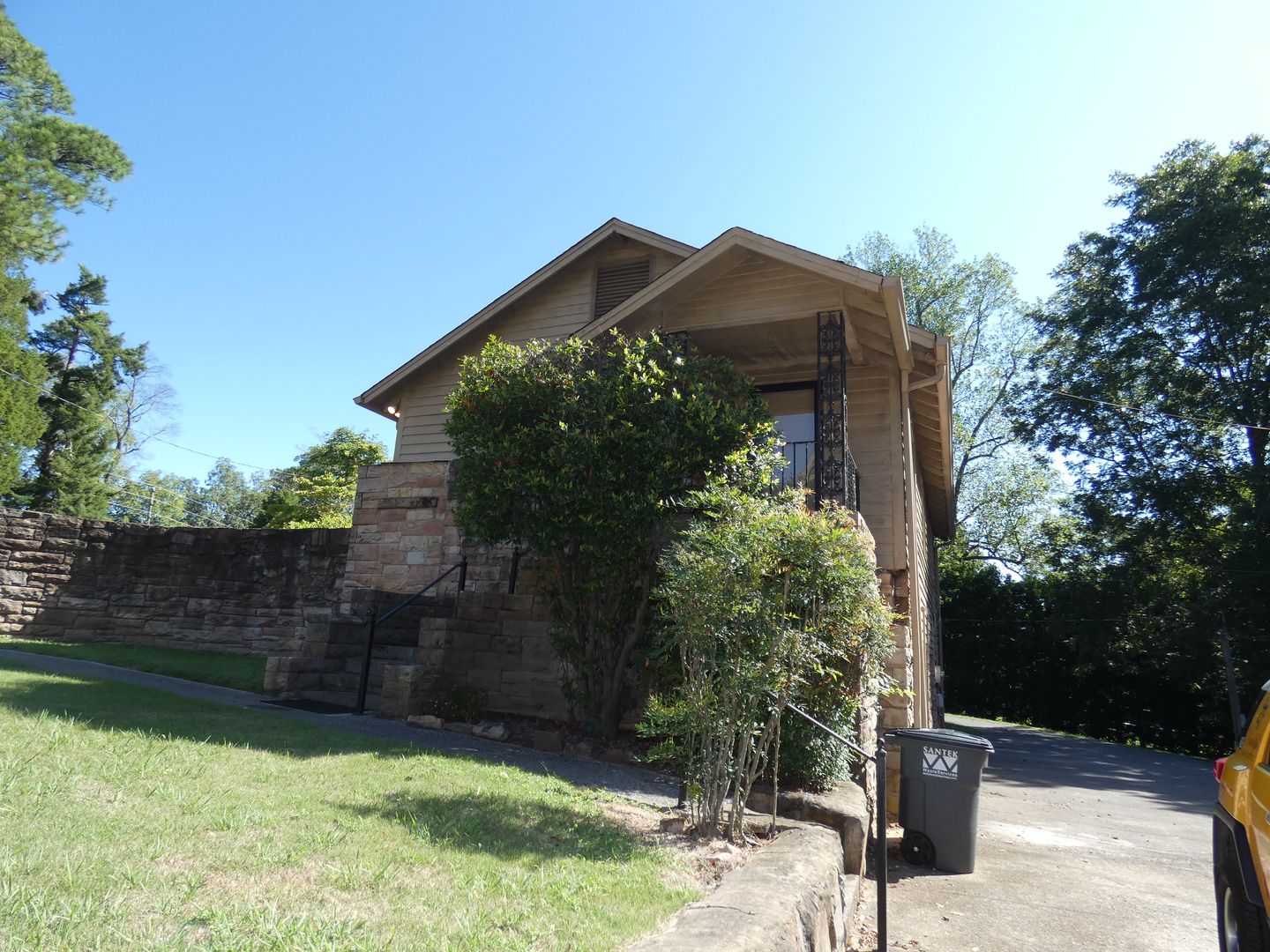 Birmingham House: 1457 Shades Crest Rd