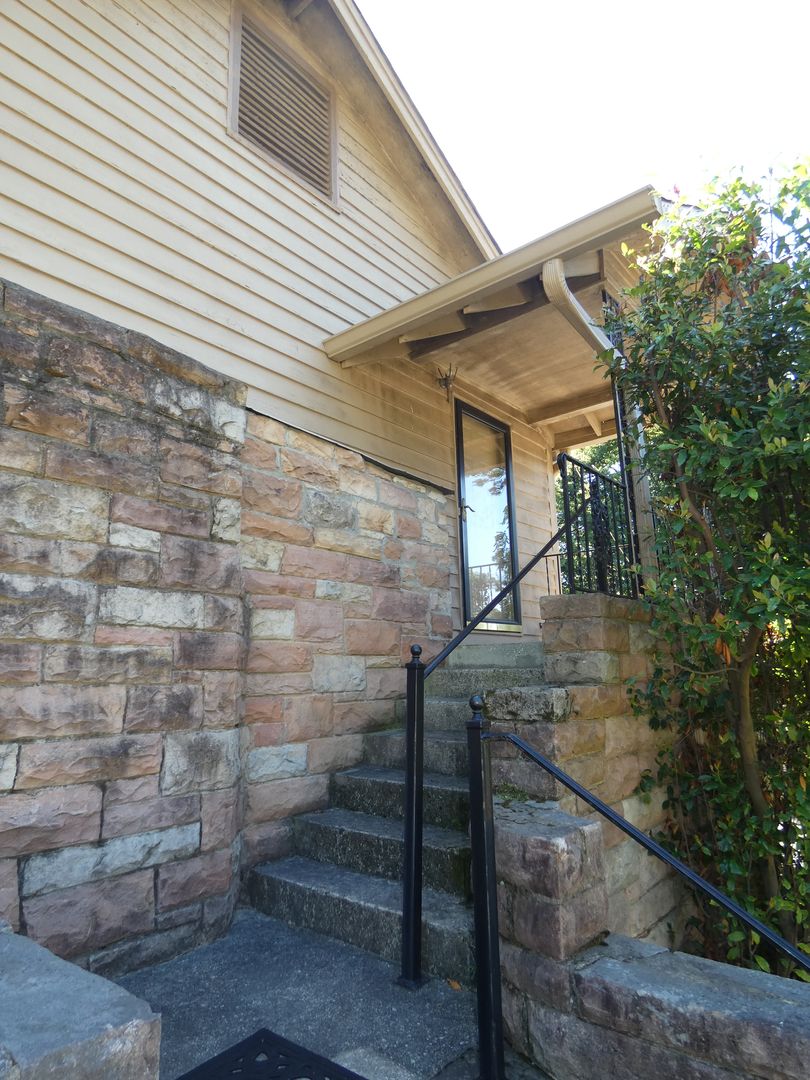 Birmingham House: 1457 Shades Crest Rd