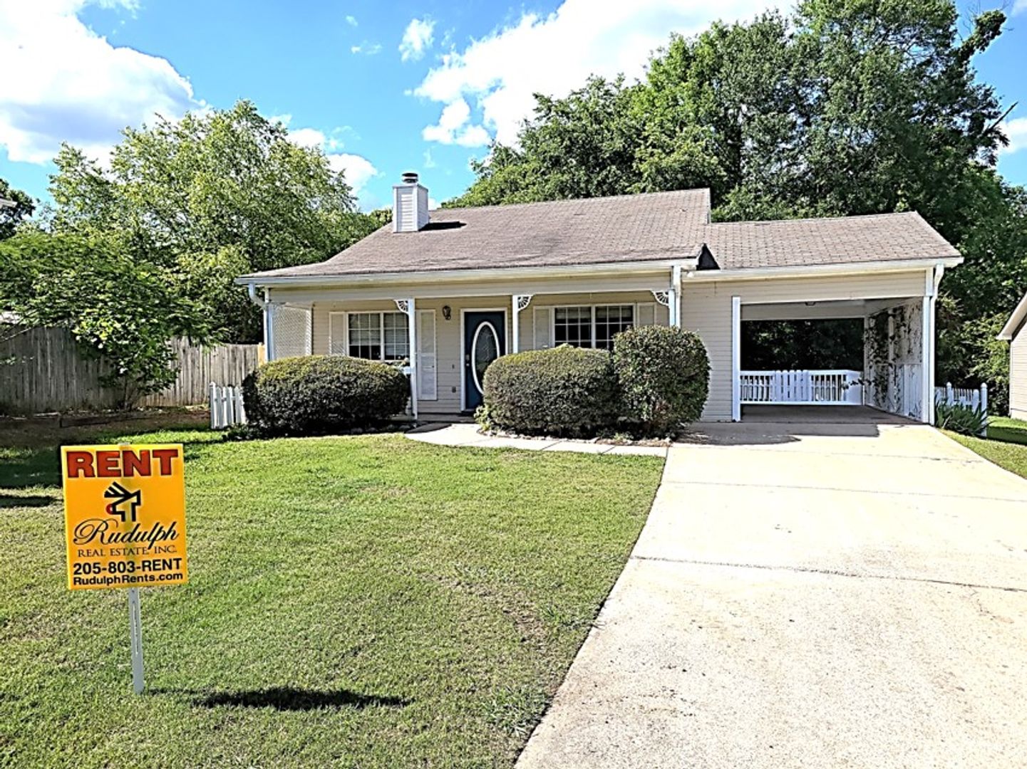 Alabaster House: 2005 King Arthur Circle