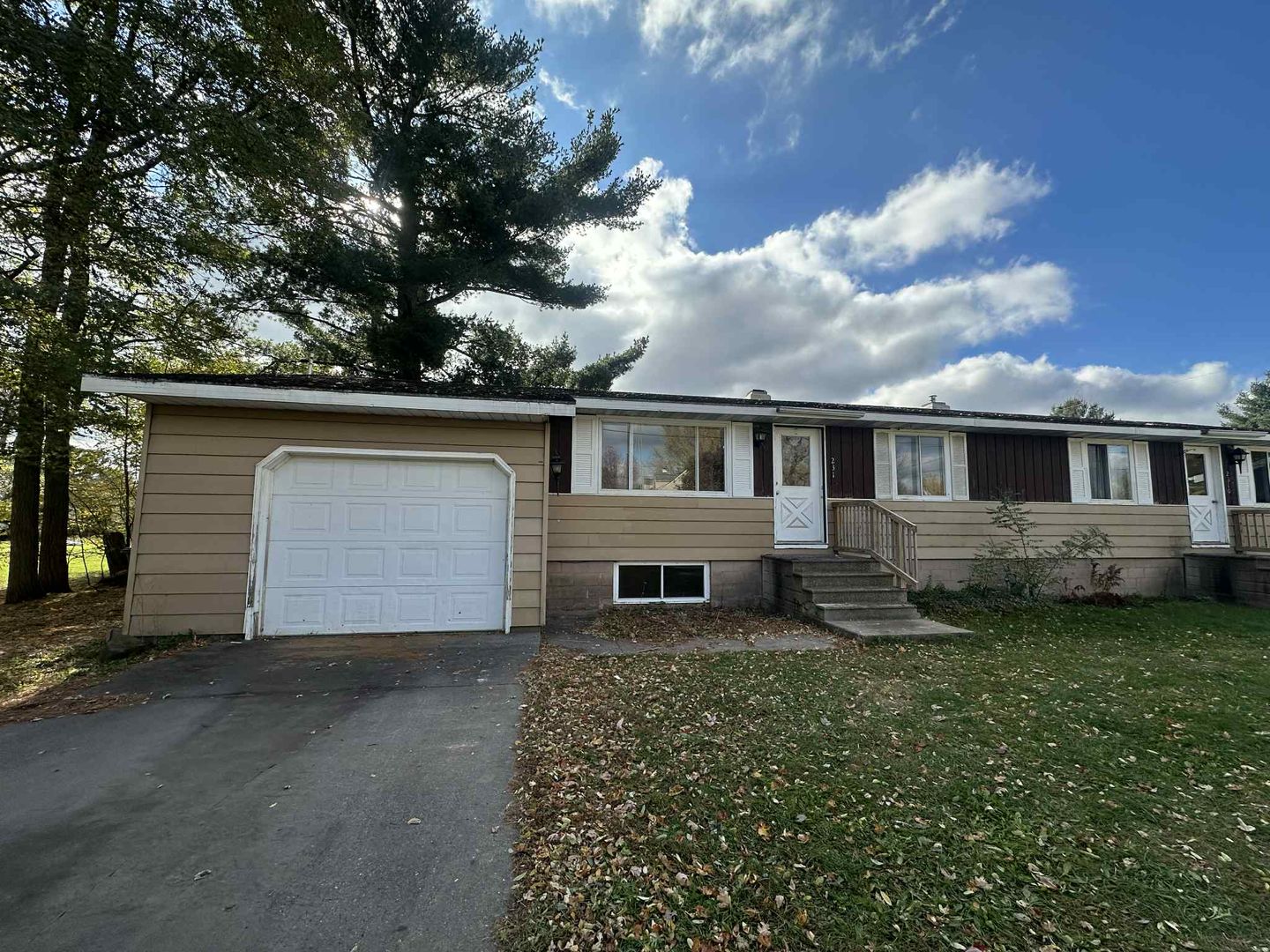 Wisconsin Rapids Townhome: 2312 Washington St