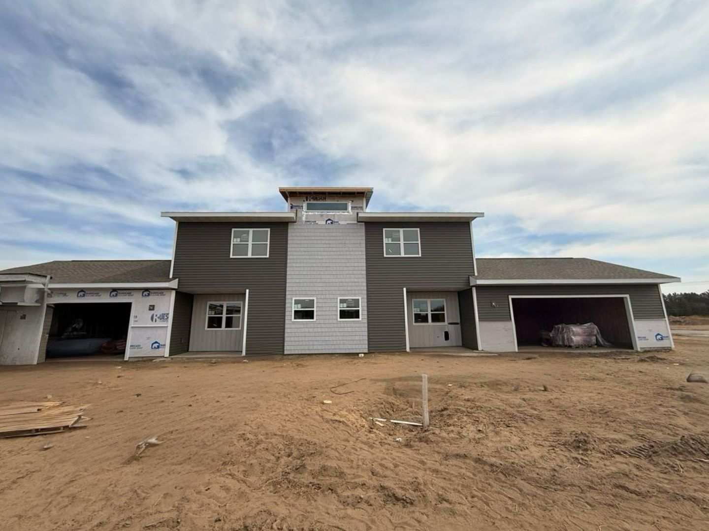 Plover Apartment: 3826/3830 Kensington Place