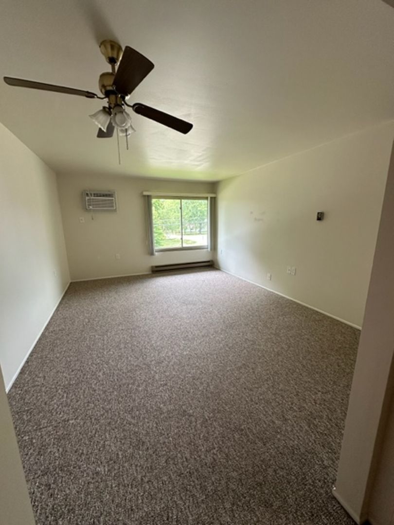 Rudolph Apartment: 6934 Hillcrest Avenue