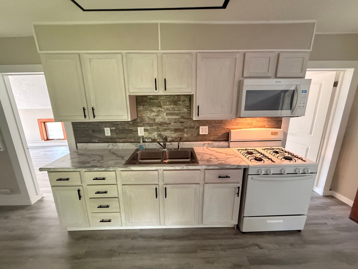 Marshfield Townhome: 614A N Chestnut Ave