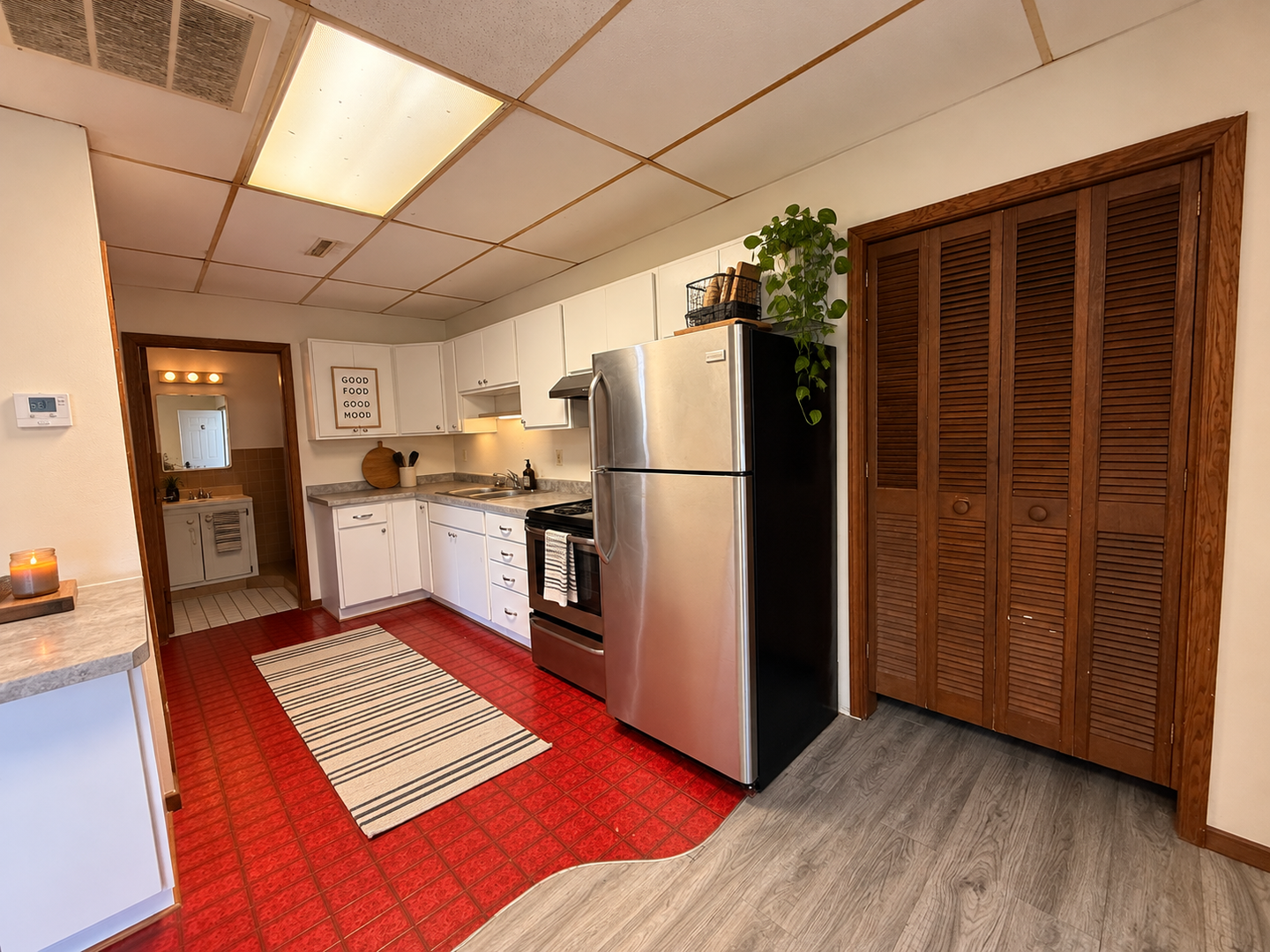 Vesper Apartment: 6594 Cameron Ave