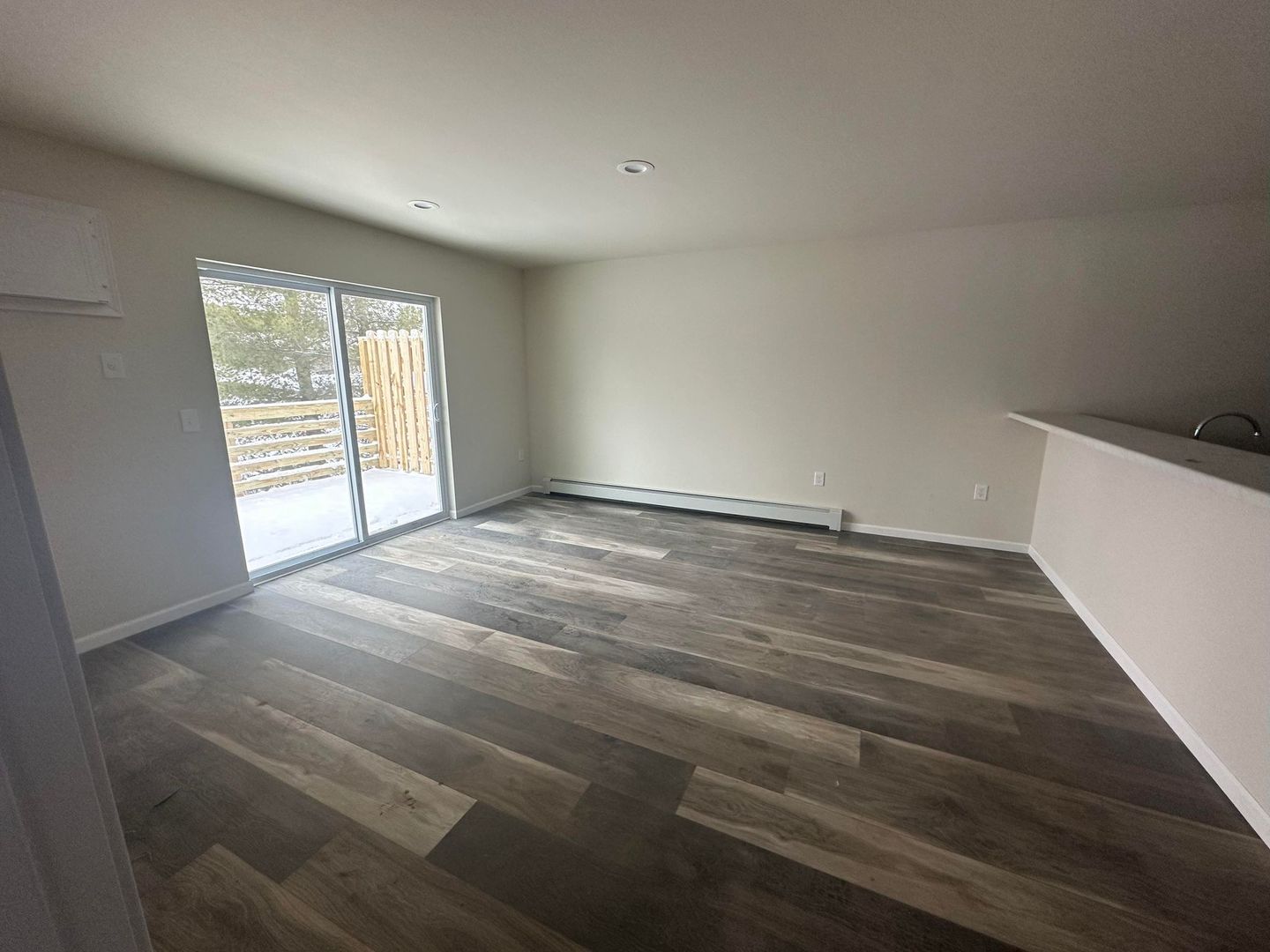 Rudolph Apartment: 6944 Blonien Ave