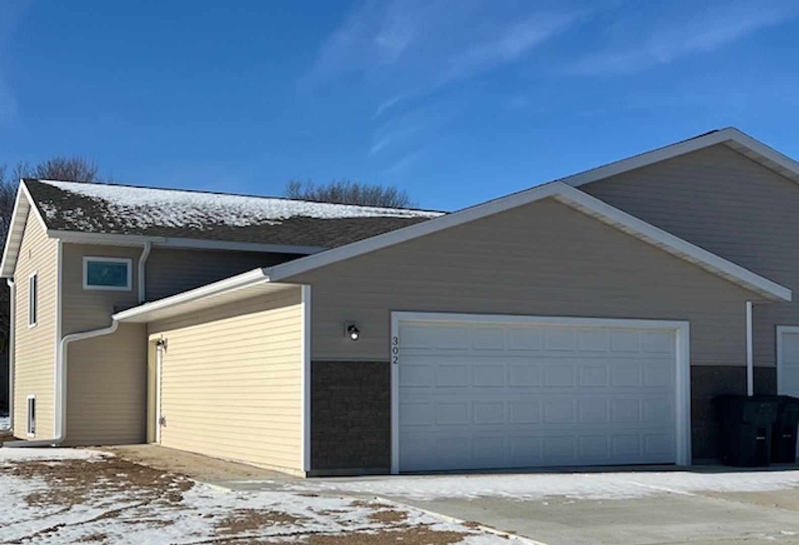 Junction City Townhome: 302 Brock Ave