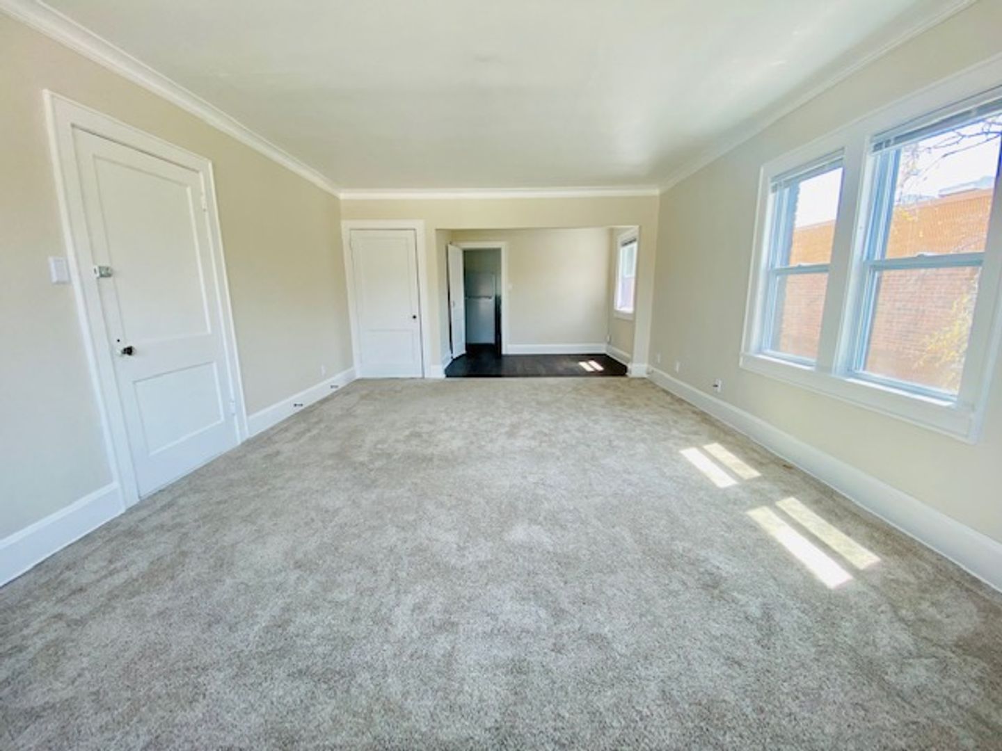 Green Bay Apartment: 215 S Monroe Ave