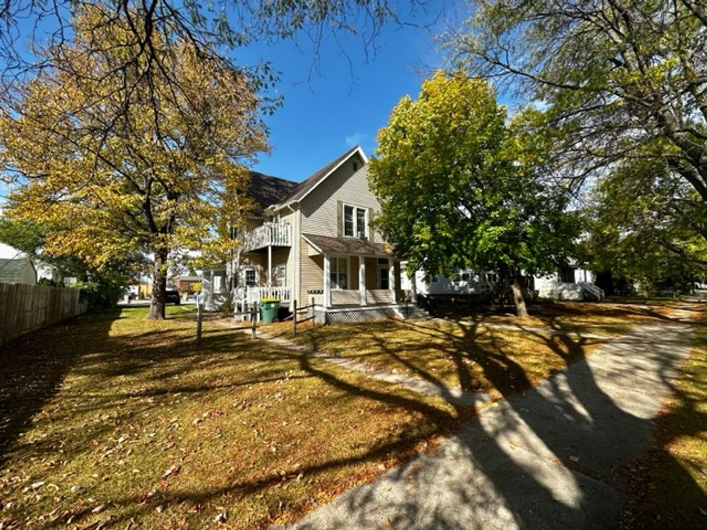 Green Bay Apartment: 338 S Quincy St