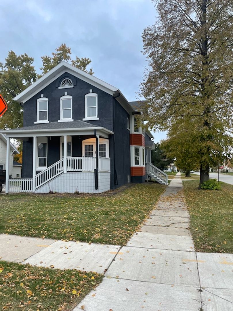 Green Bay Apartment: 700 Pine St.