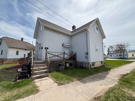 Two Rivers Upper Apartment- 2 Bedroom Available Now!
