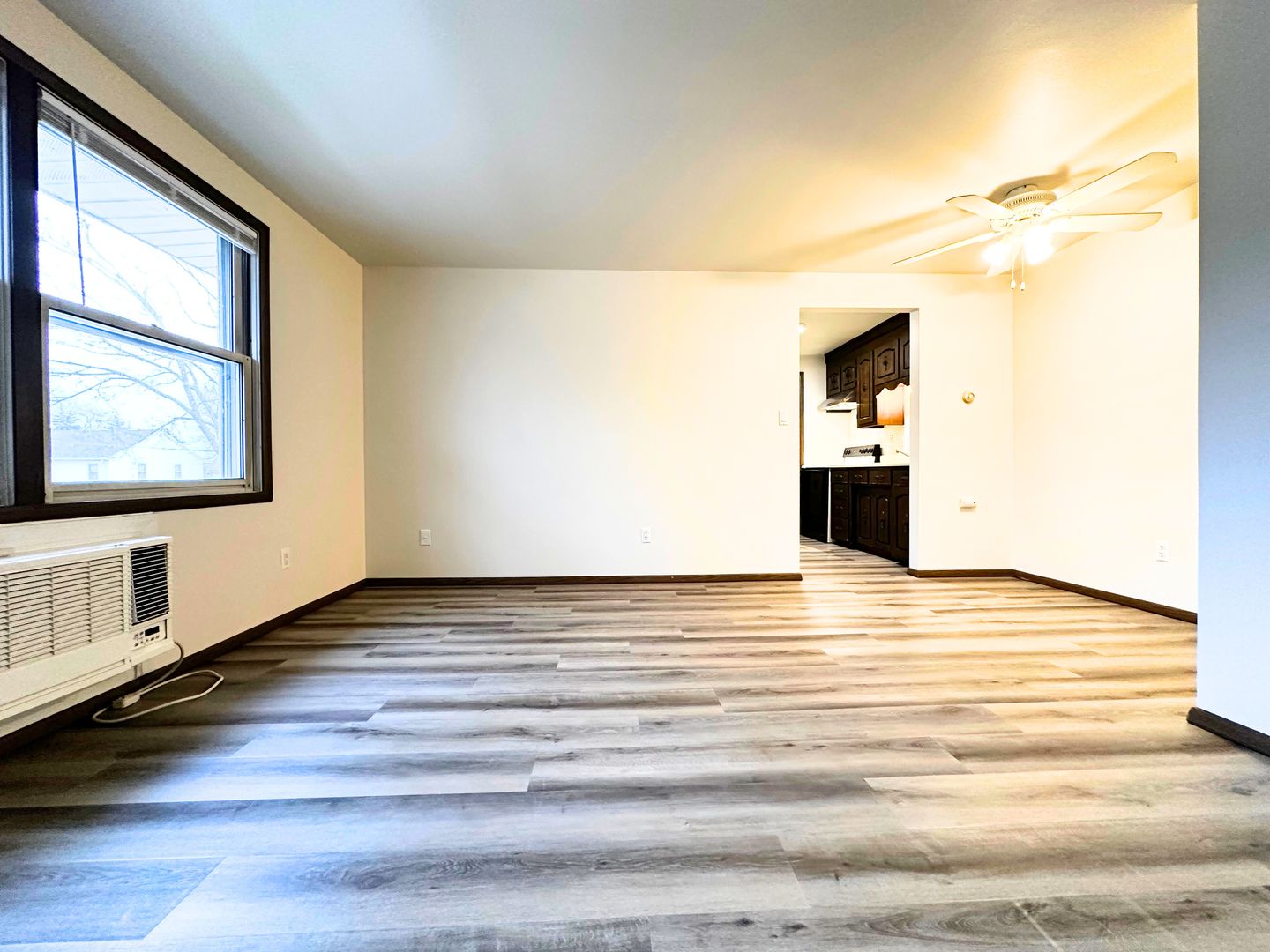 De Pere Apartment: 207 Fort Howard Ave.