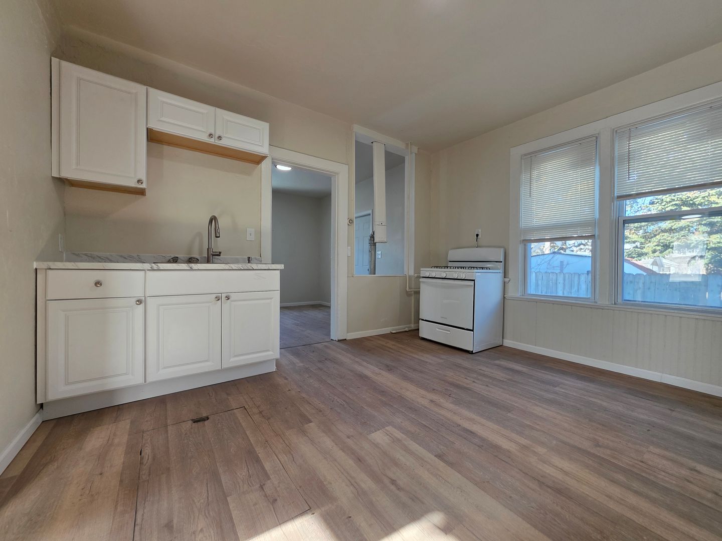 Green Bay Apartment: 210 S Maple Avenue