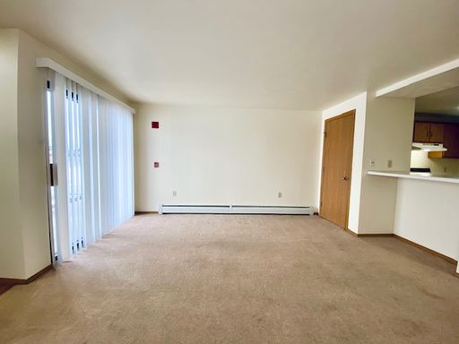 Charming 1 Bedroom 1 Bath Lower Apartment – photo 1