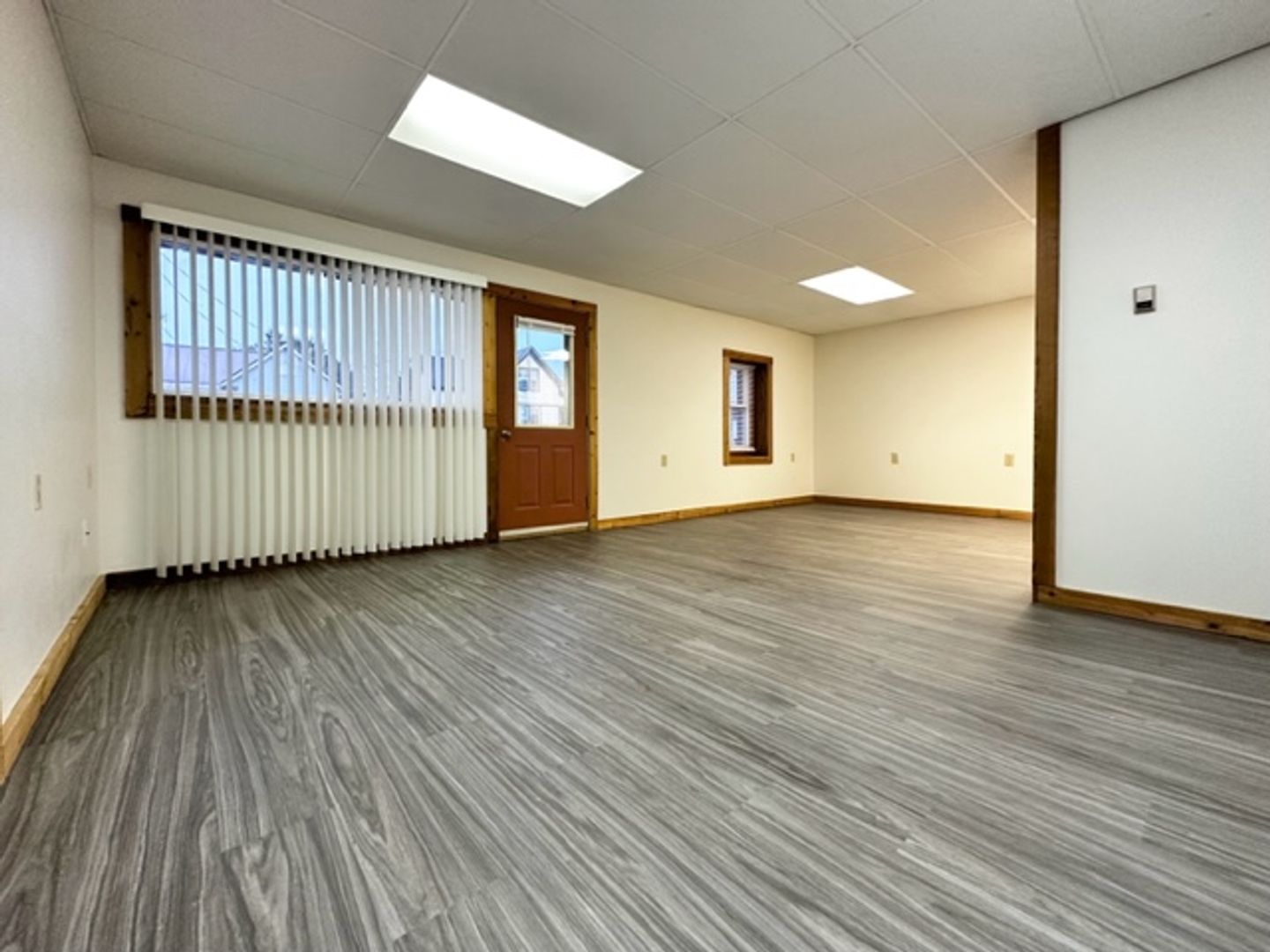 Mishicot Apartment: 420 E Main St.