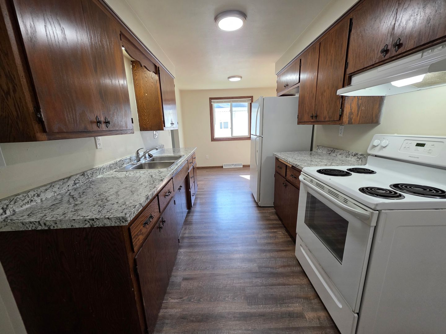 Neenah Multiplex: 1263-1265 Meadow Ln