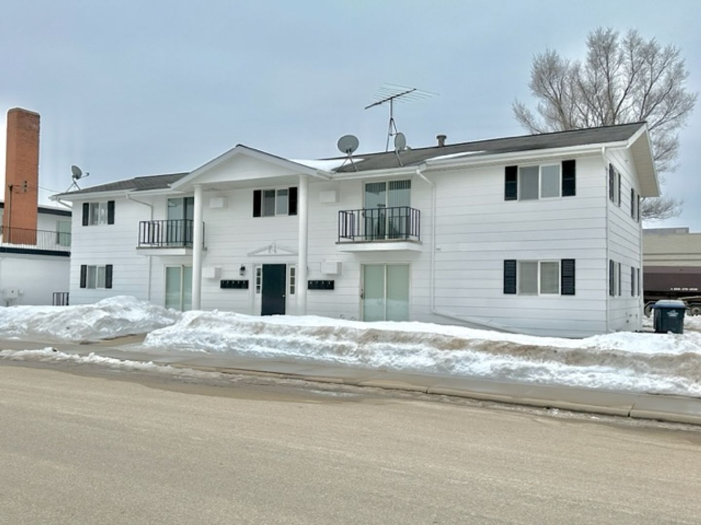 Shawano Apartment: 118 W Prairie St