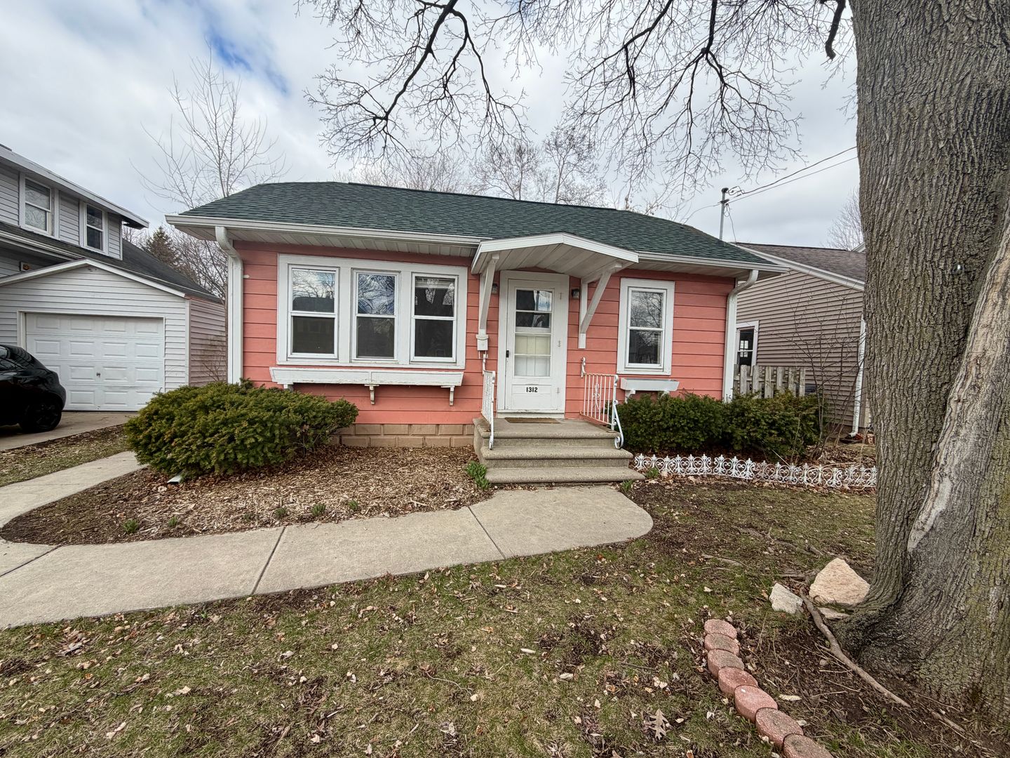 Green Bay House: 1312 Van Buren Street