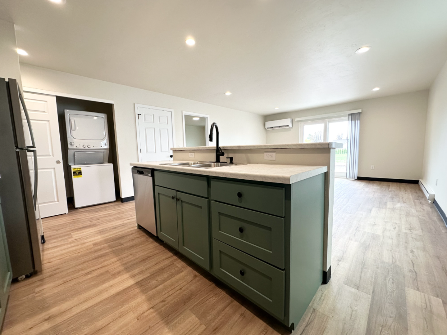 Brillion Apartment: 525 Rustic Ridge Dr