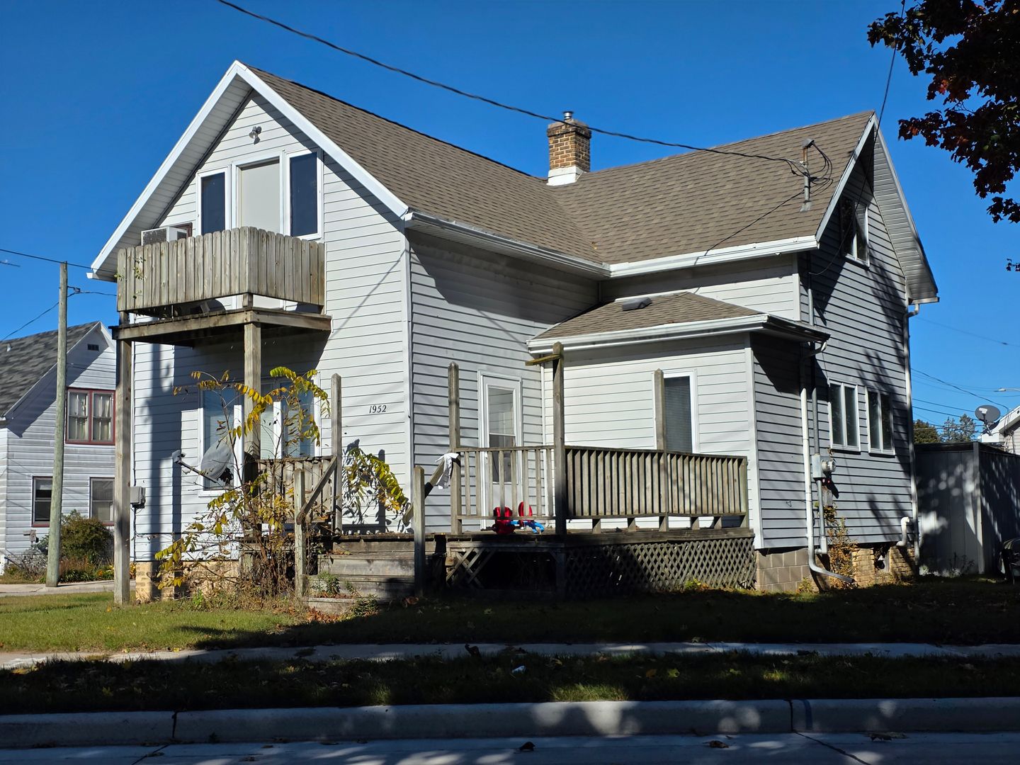1952 Roosevelt Ave