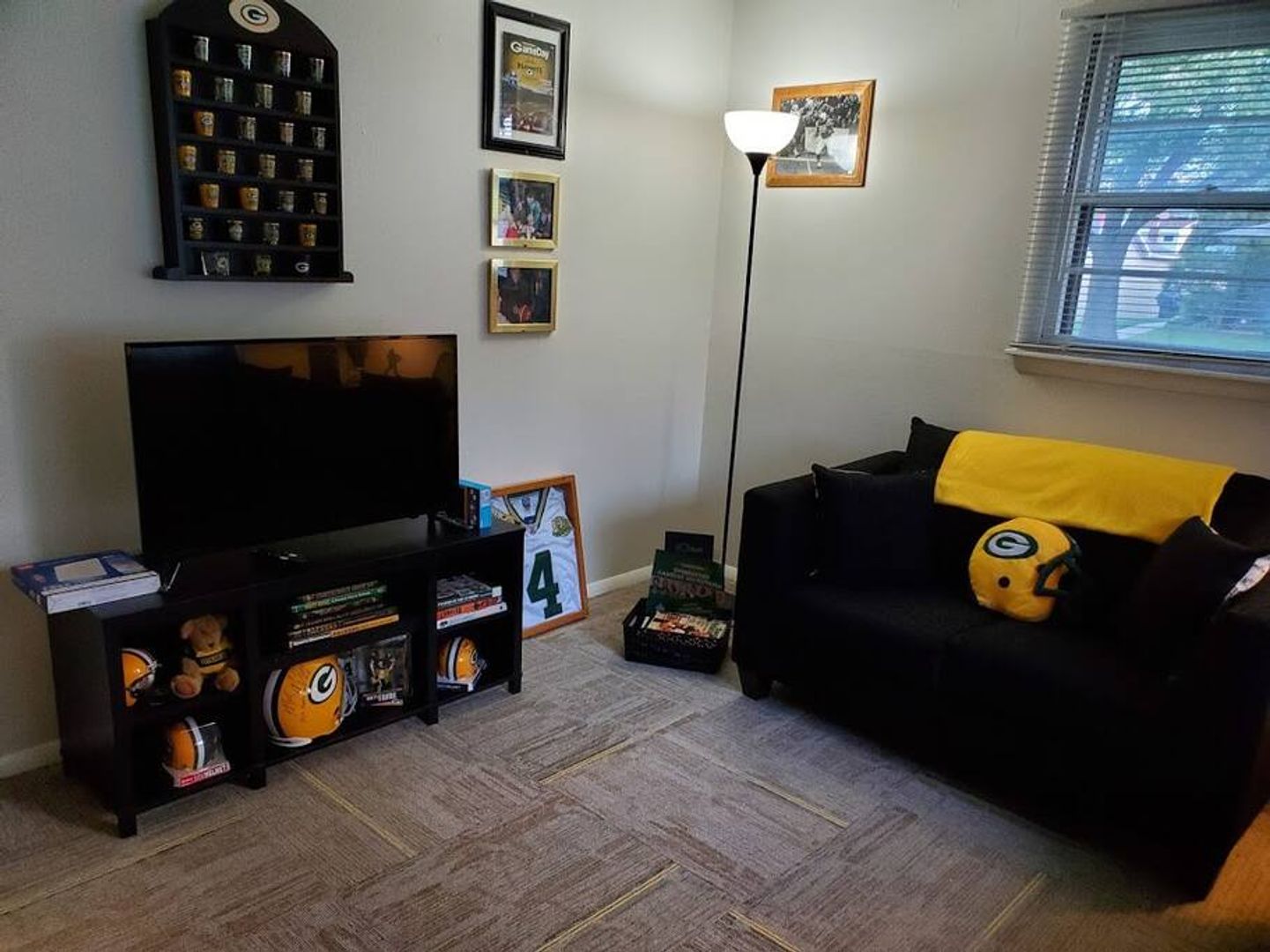 Green Bay Apartment: 1803-1805 Frank St