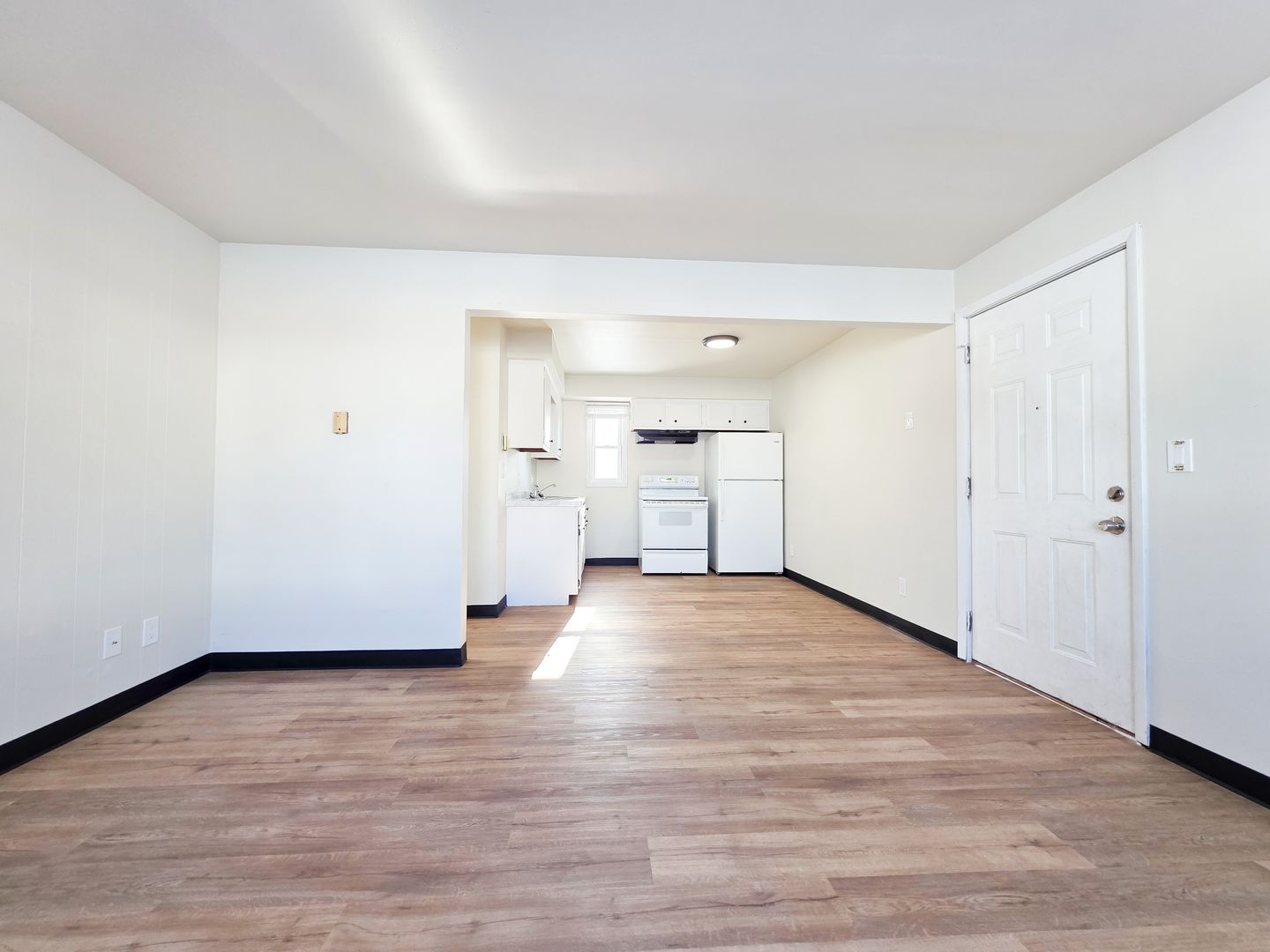 Appleton Apartment: 811 W Whittier Drive