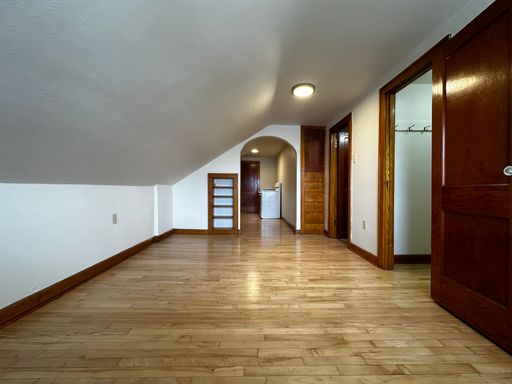 Cozy Studio Plus Bonus Room In Downtown Green Bay!