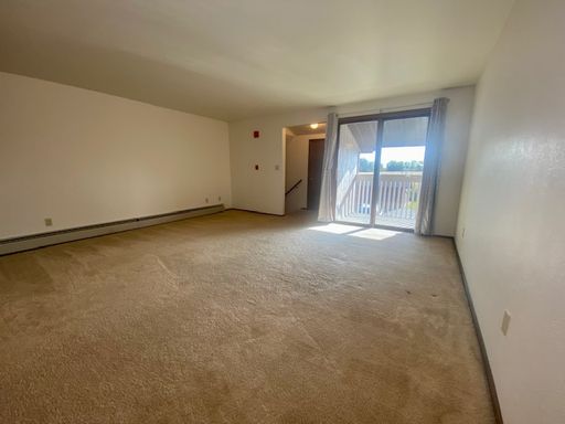 Spacious 1 Bedroom 1 Bath Upper Apartment Available In September! – photo 1