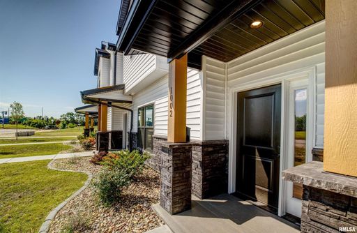 1008 S 4th Street – photo 1