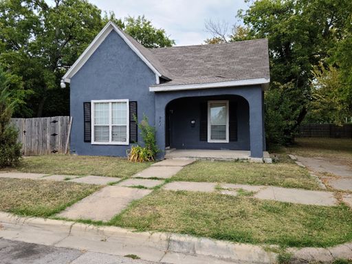 Three Bedroom Two bath Single family home – photo 1