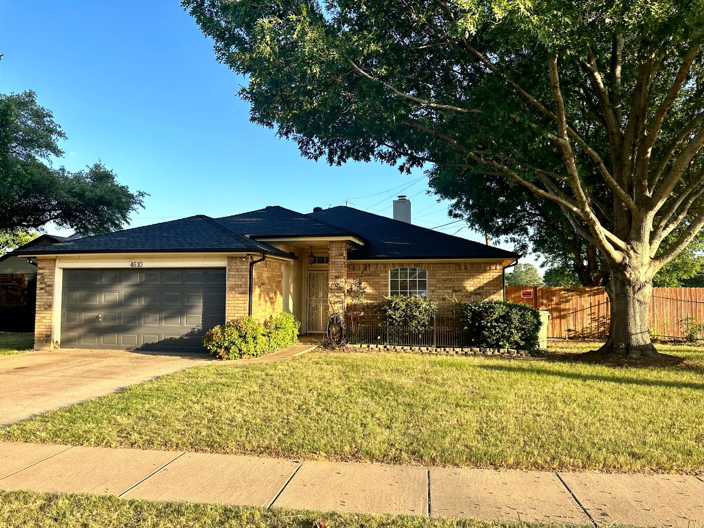 Arlington House: 4610 Gentle Springs Dr