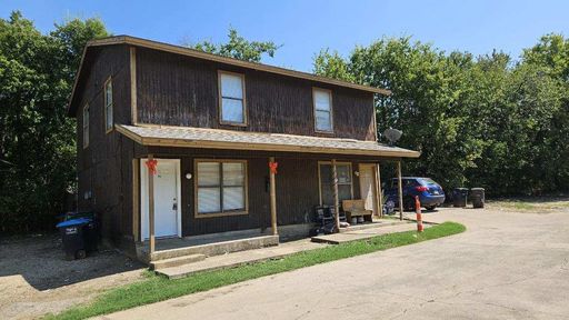 2 Bed/1.5 Bath Duplex Home Available! – photo 1