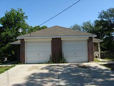 Duplex Home Available! – photo 1