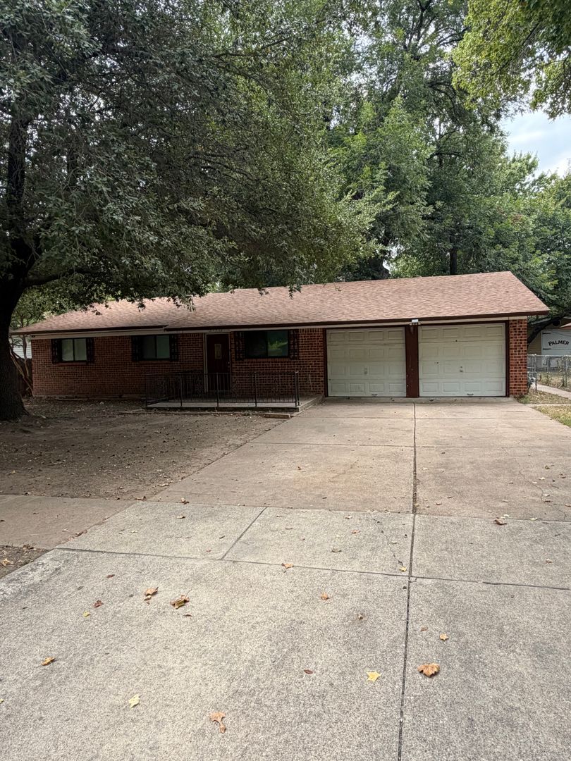 Fort Worth House: 4040 Driskell Blvd