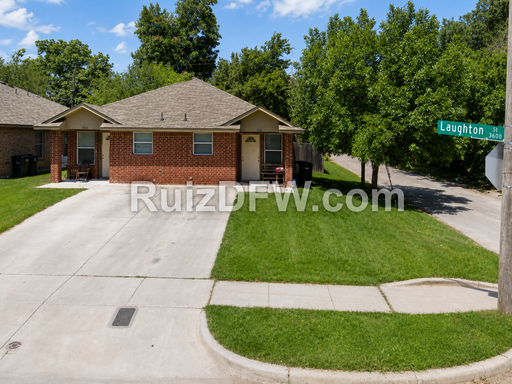3 Bed 2 Bath Duplex Available soon! – photo 1