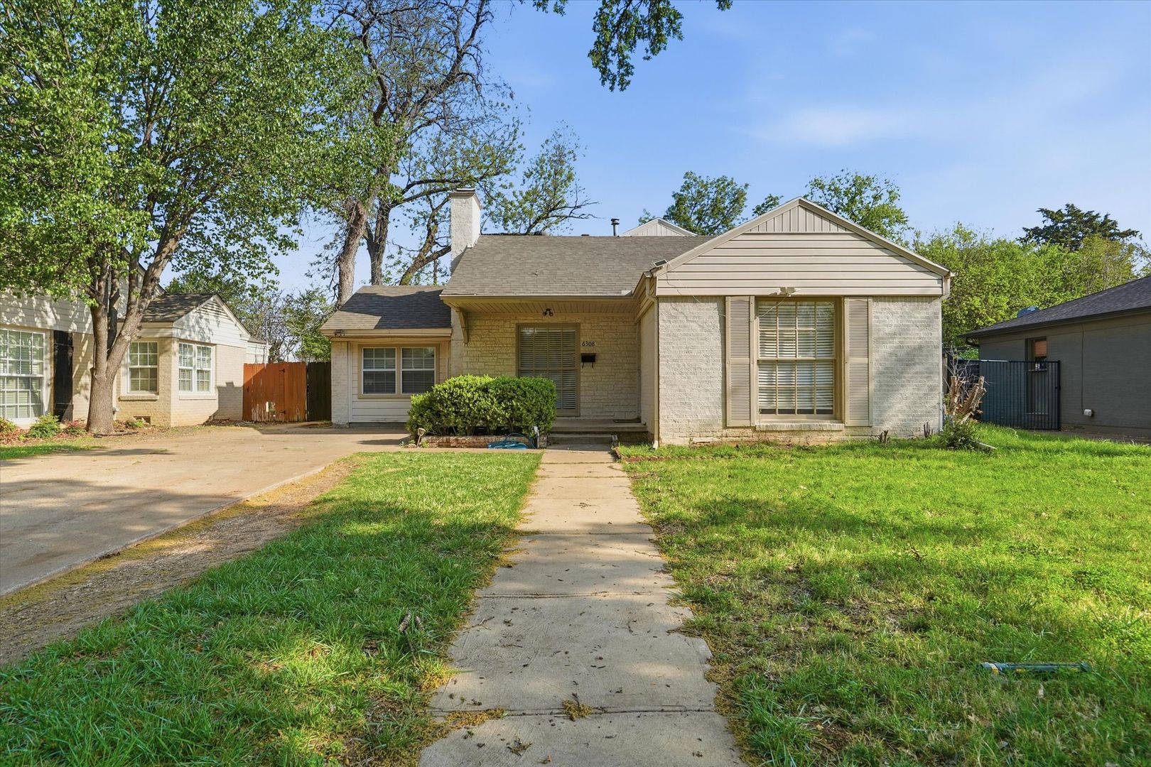 Fort Worth House: 6308 Malvey
