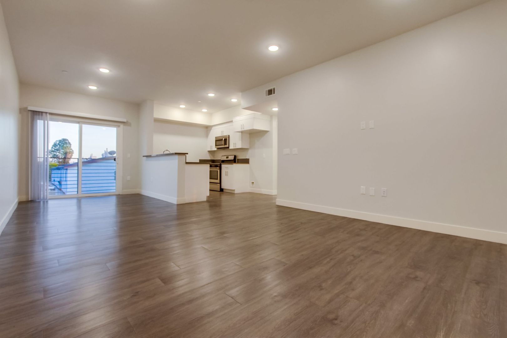 Sylmar Apartment: 15150 Roxford St.