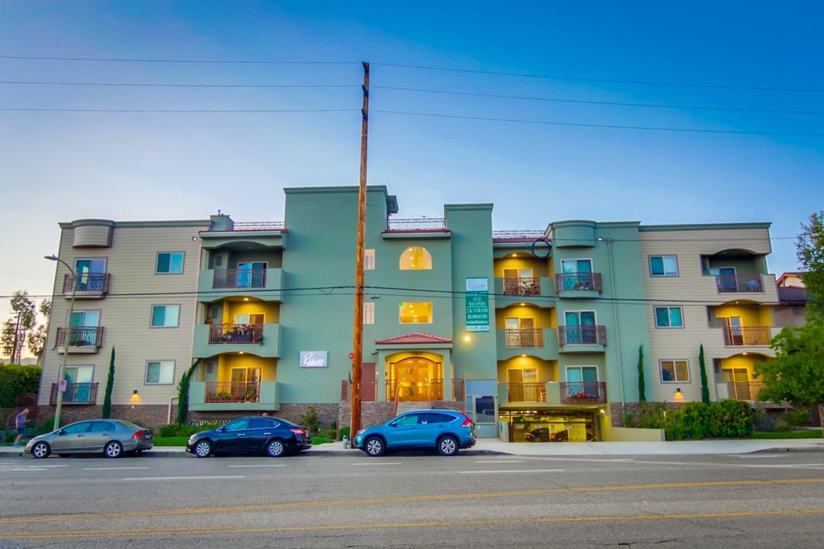 Northridge Apartment: 17825 Devonshire St.