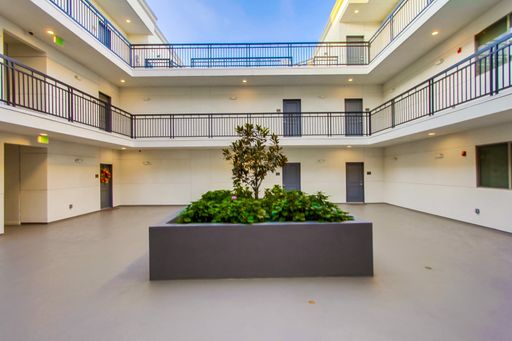7605 Louise Ave., 204, Northridge, CA 91325