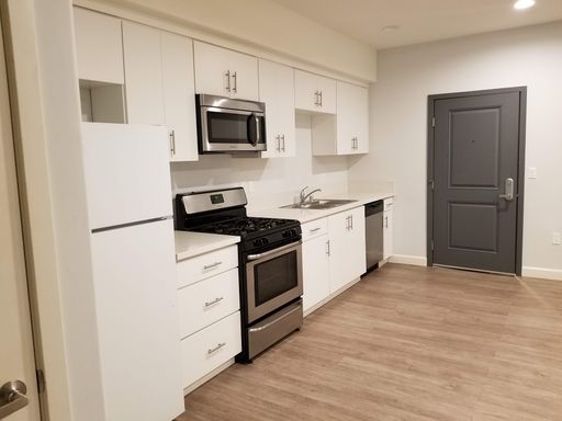 7605 Louise Ave., 404, Northridge, CA 91325