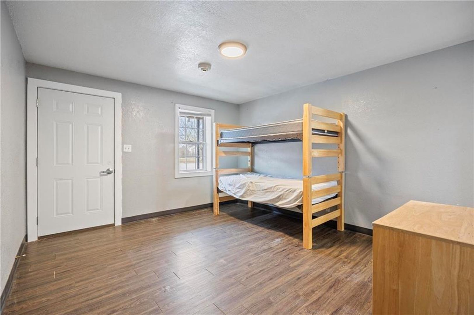 Fort Scott Apartment: 701 N National Ave